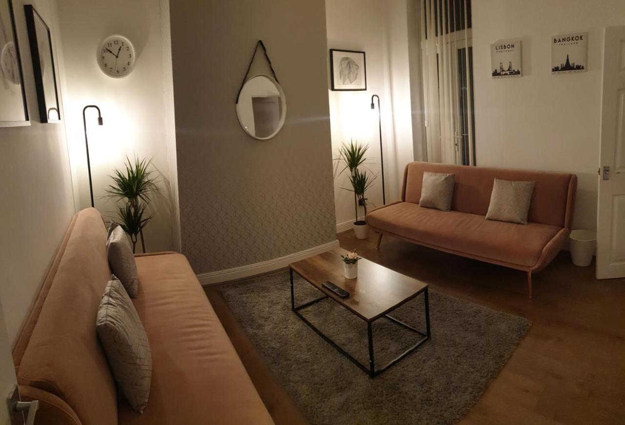 4 Bedrooms, Sleeps 10, Near Lfc & Efc 利物浦 外观 照片